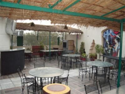 Aditya Hotel Лудхиана Экстерьер фото